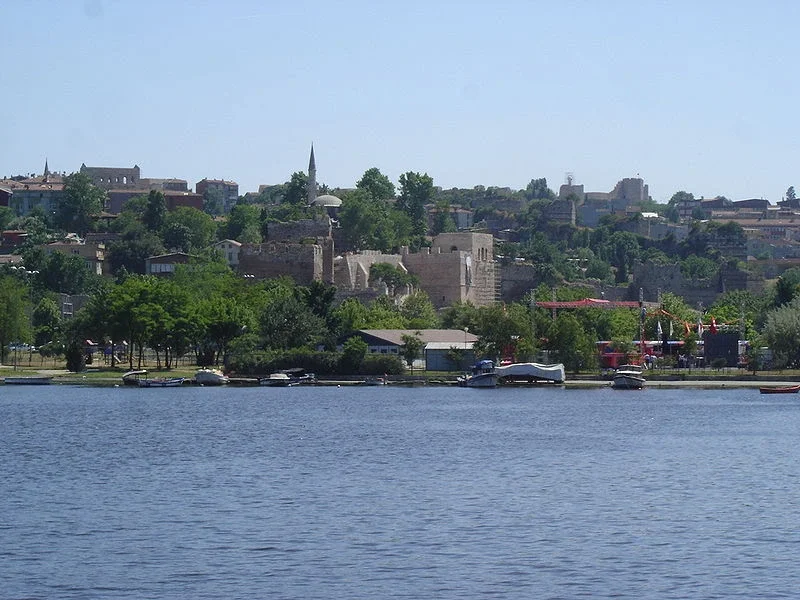 Istanbul: Heartbeat of a City at the Crossroads of Civilizations - An In-Depth Guide Beyond the Usual Paths