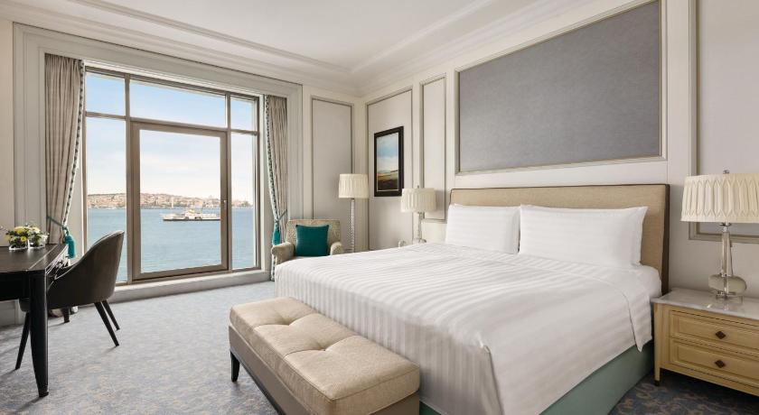 Deluxe Bosphorus Room (Partial Bosphorus View)